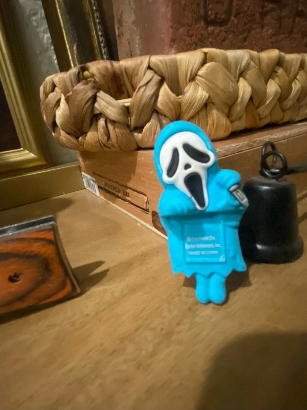 Huggers Decorative Mini Figure - blue Ghostface phone hugger